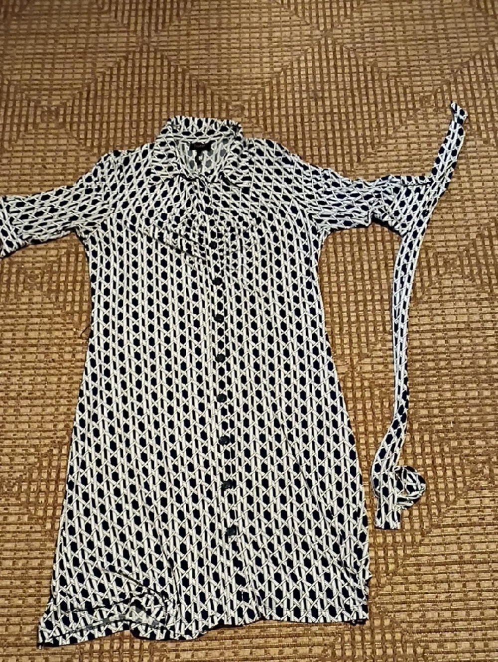 Laundry By Shelli Segal Navy and White Geometric Shirt Dress